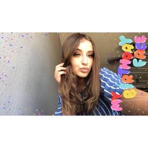 Meet your Posher, Leah